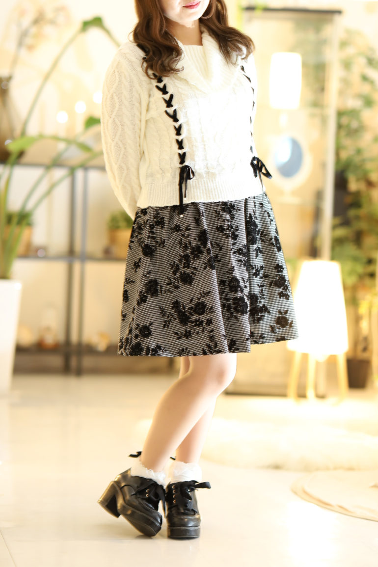 【神戸】小柄でキュートな女子大生