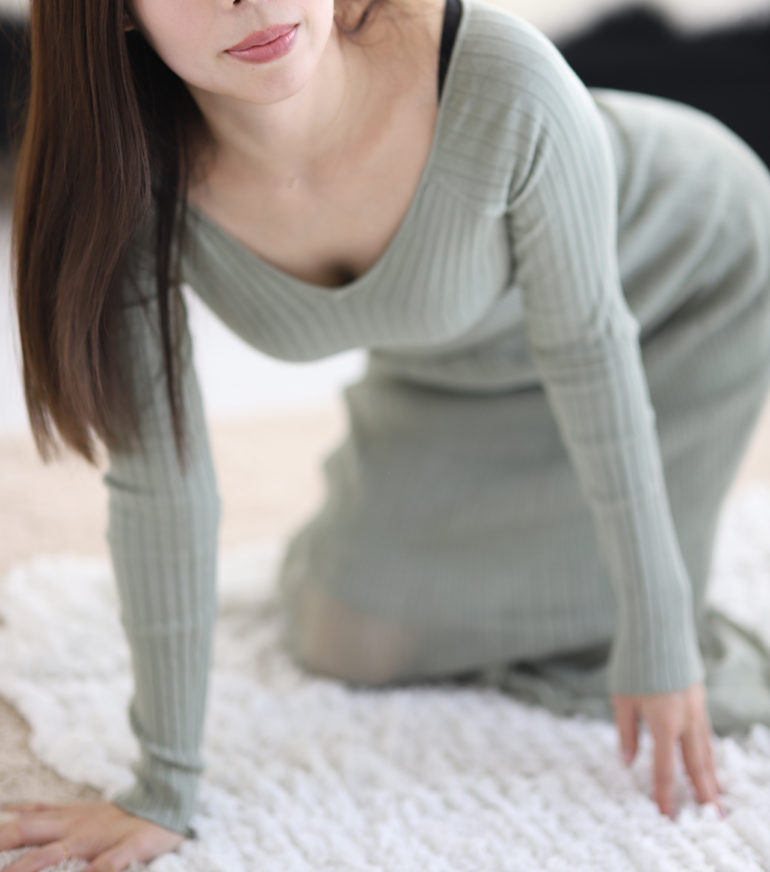 【神戸】30代 美脚のOL美人