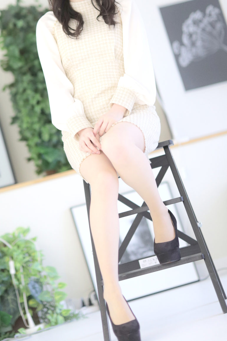 【京都】美脚★スタイル抜群の美容部員さん♪