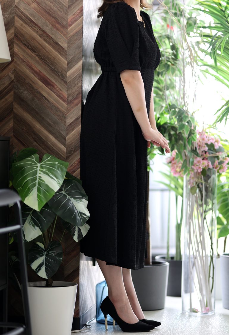 【池袋】黒衣の美女