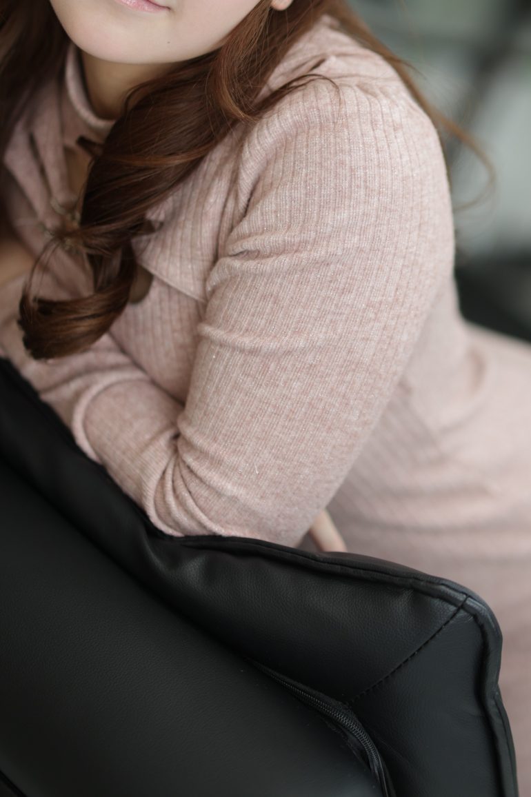 【梅田】抱きしめたくなる華奢な体つき