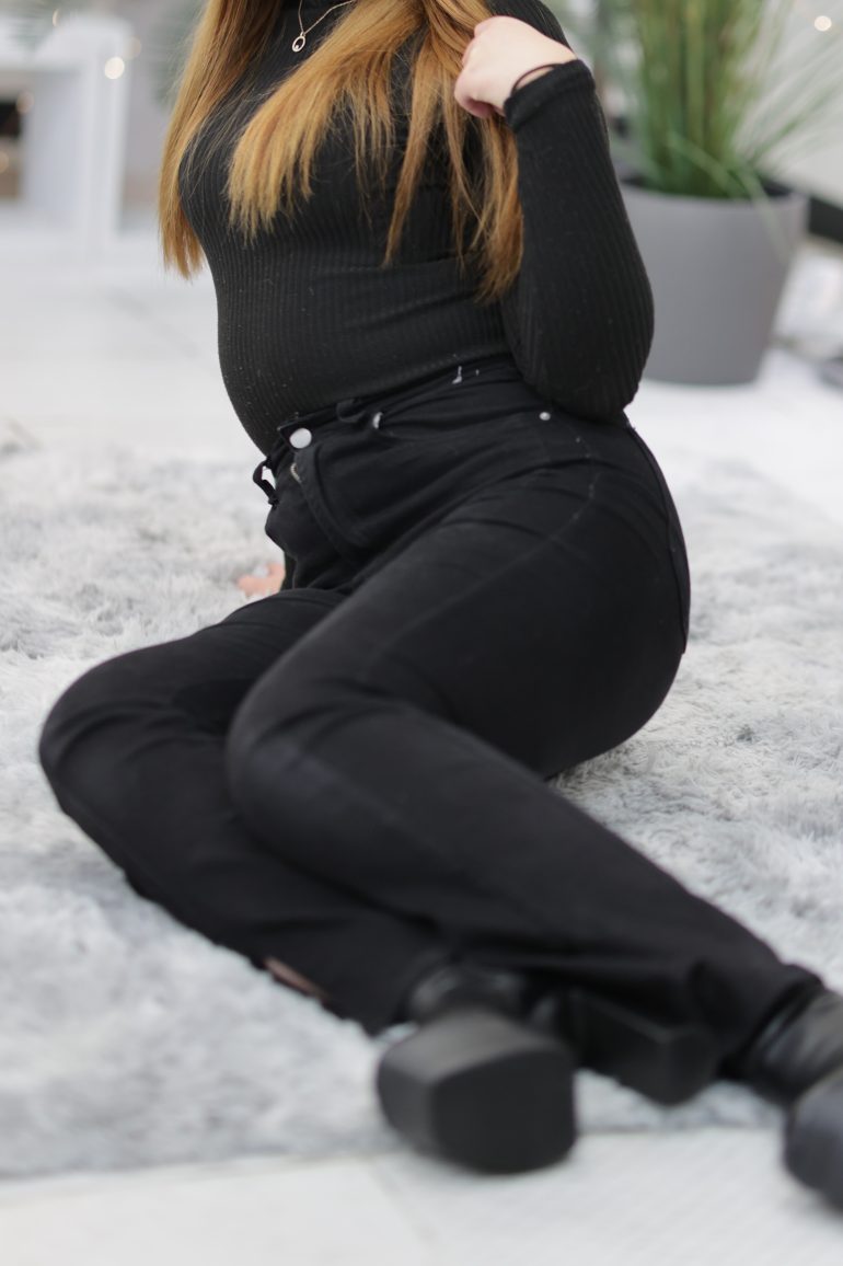 【梅田】指通り滑らかな艶髪の持ち主